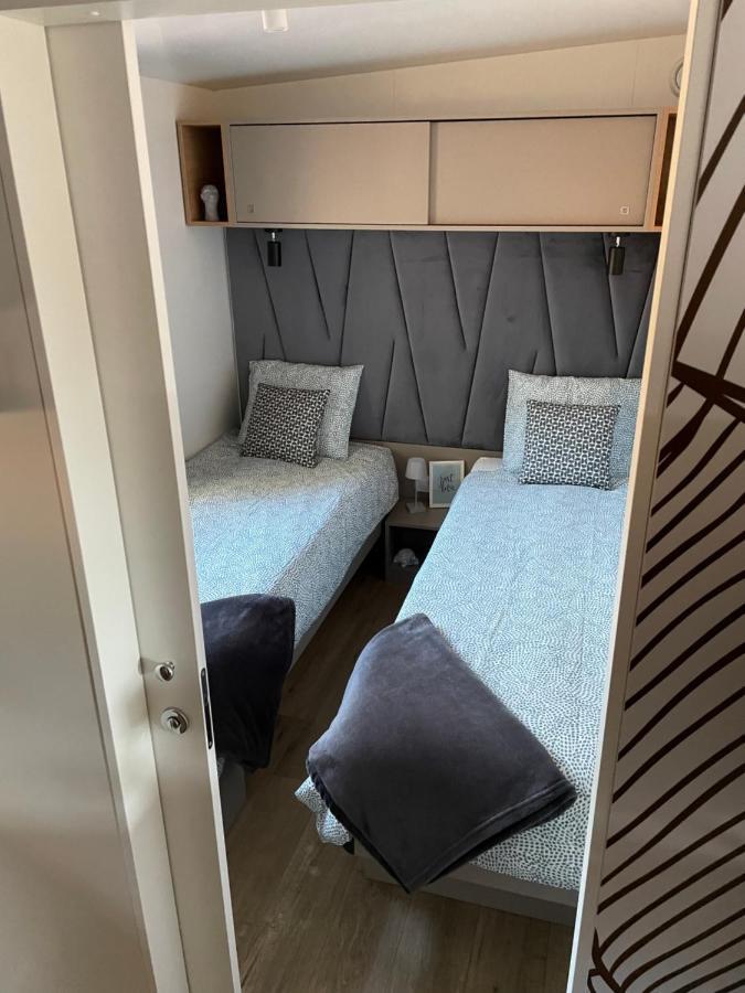 Mobile Home Peponi Del Mar, Brand New 비오그라드나모루 외부 사진