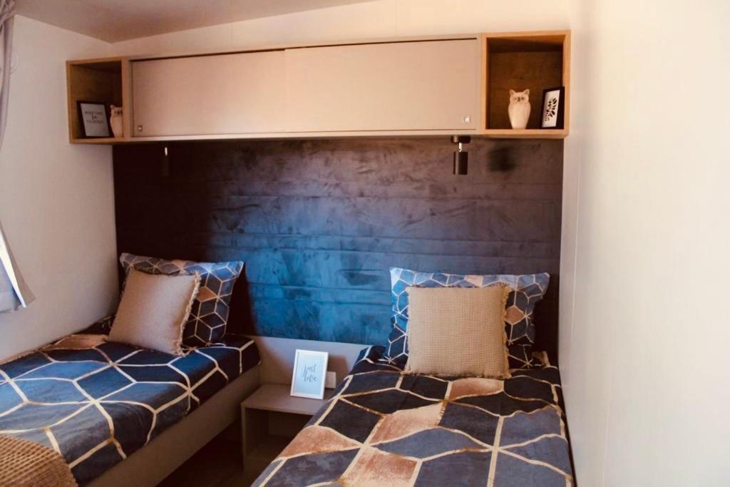 Mobile Home Peponi Del Mar, Brand New 비오그라드나모루 외부 사진